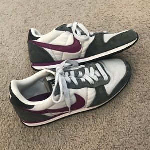 FINAL DROP Nike Running Shoes Size 8.5